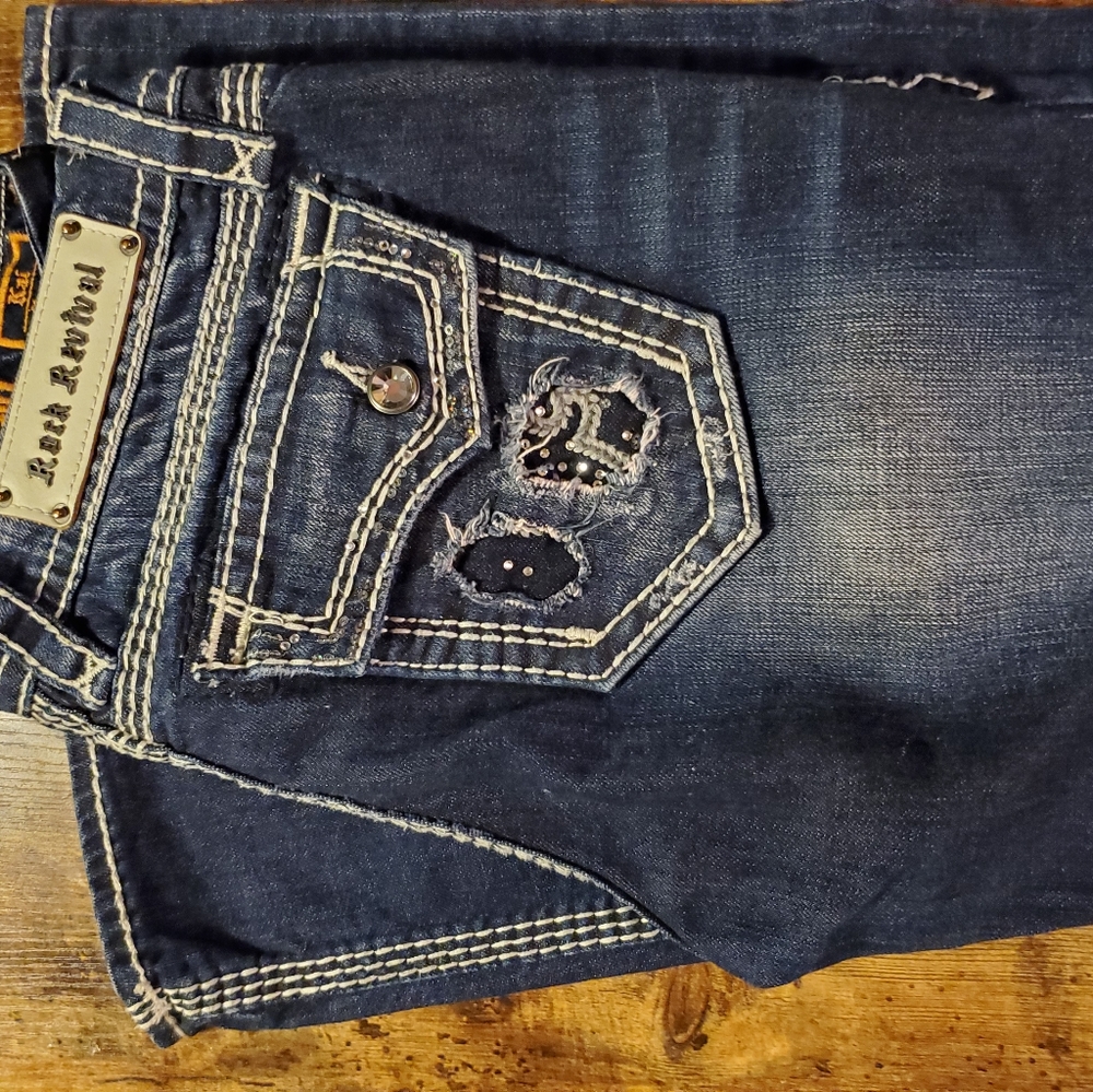 Rock Revival Jeans - Picture 4 of 4
